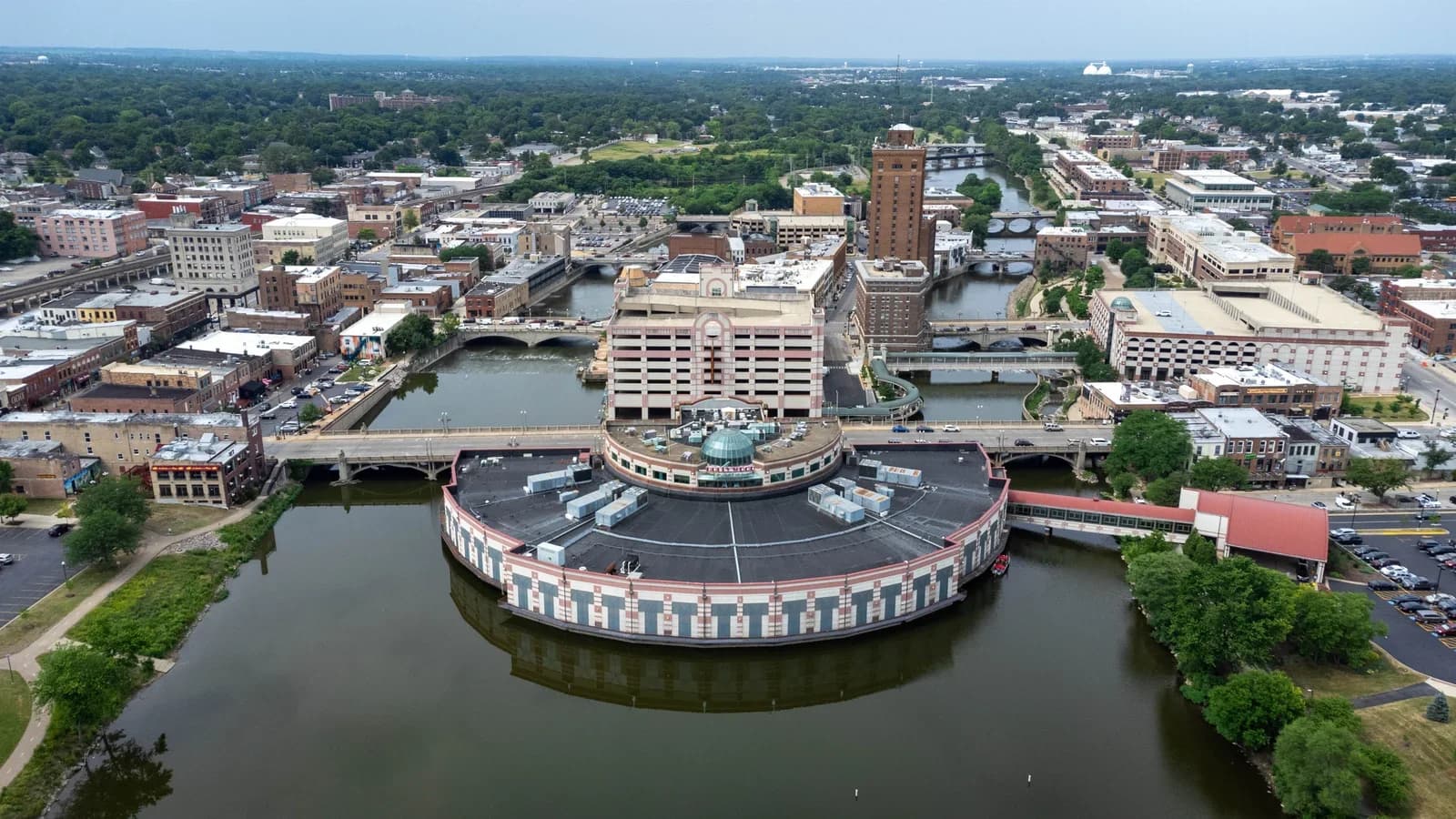 Aurora, Illinois downtown and business district