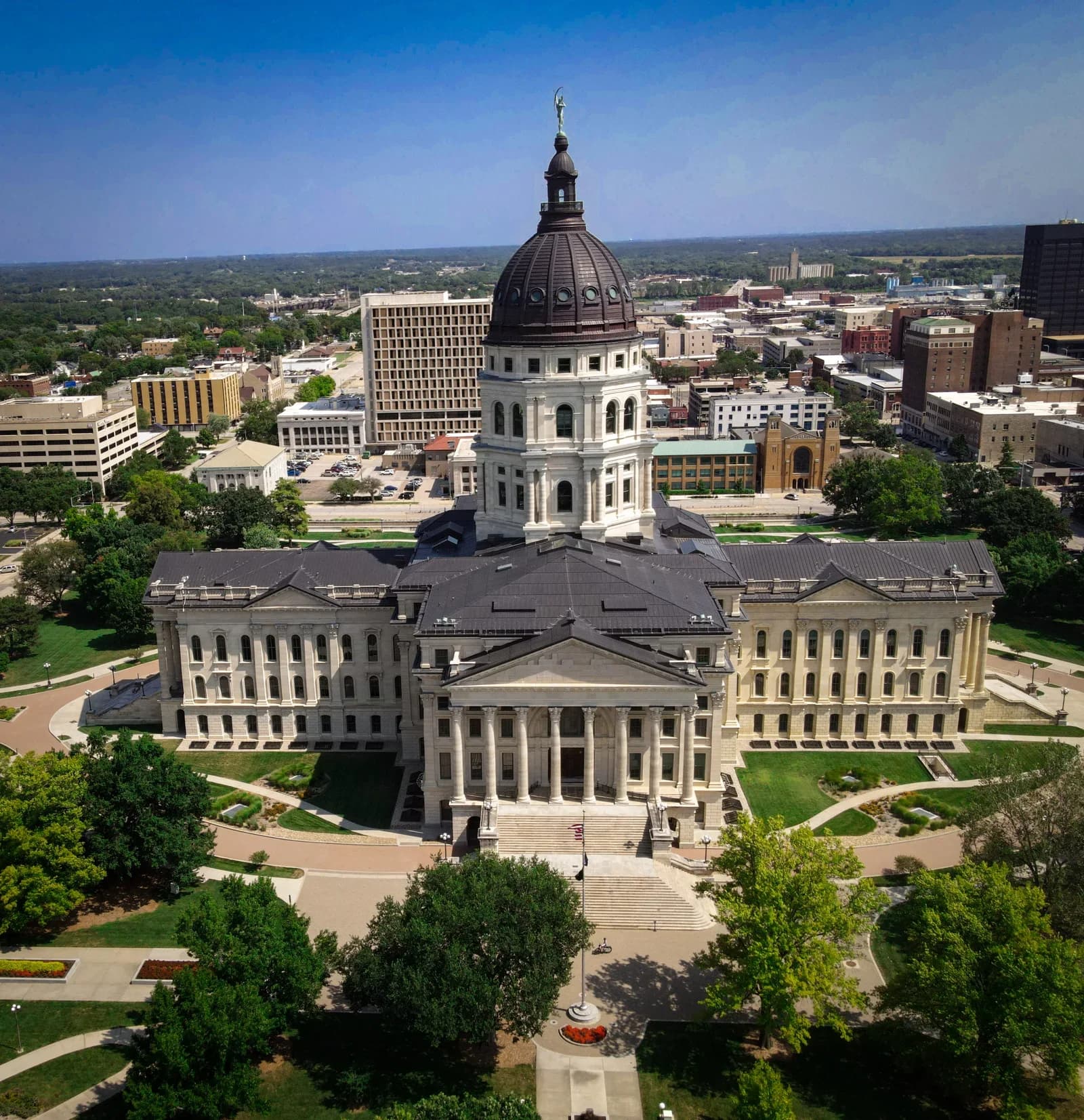 Topeka, Kansas downtown and business district